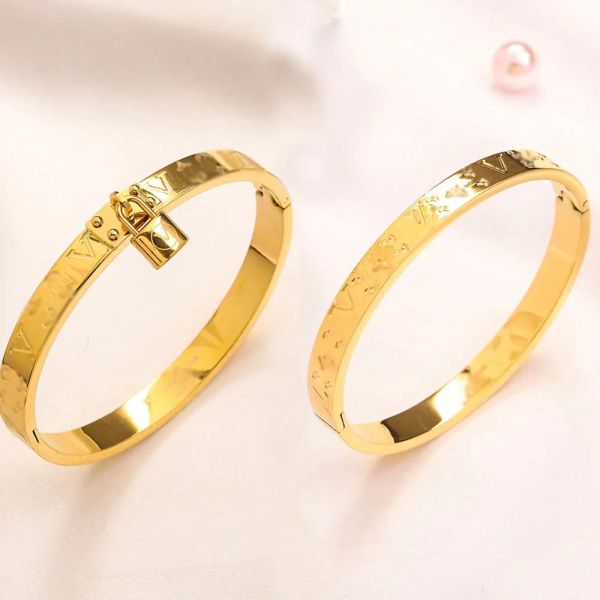 2023 America Fashion Style Bracelets Frauen Armreifen Luxusdesigner Schmuck 18K Gold plattiert Edelstahl Hochzeitsliebhaber Geschenk Armreifen Großhandel ZG1212