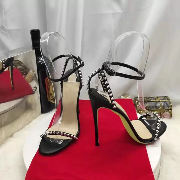 2023ss Summer sexy lady Sandali da donna Breve cinturino alla caviglia Borchie spuntoni Tacchi alti in pelle opaca Scarpe 12cm grandi con scatola