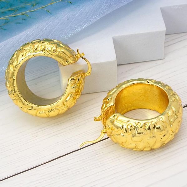 Orecchini a cerchio modello marmorizzato africano Dubai dorato per le donne Regali di gioielli da sposa in rame placcato oro 24 carati di alta qualità