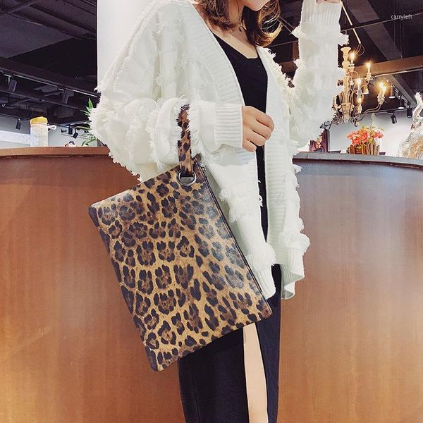 Abendtaschen 2023 Trendige koreanische Leopardenmuster-Einkaufstasche Temperament Retro-Mode-Tablet-Clutch 6868 24 x 34 x 1 cm