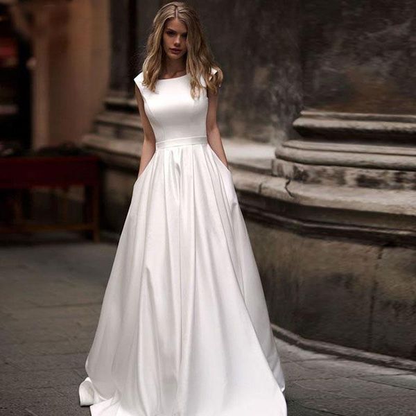 Abito da sposa Altri abiti Boho Semplice Raso Linea-A 2023 Con tasche Schienale Senza schienale Lungo Elegante Affascinante Abito da sposa Strascico a terra Senza maniche