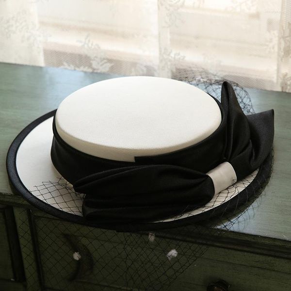 Berets Retro Simple Light Make Top Hat Satin Fairy Flat White Bridal с луком для пографии коктейль -чаепитие свадьба