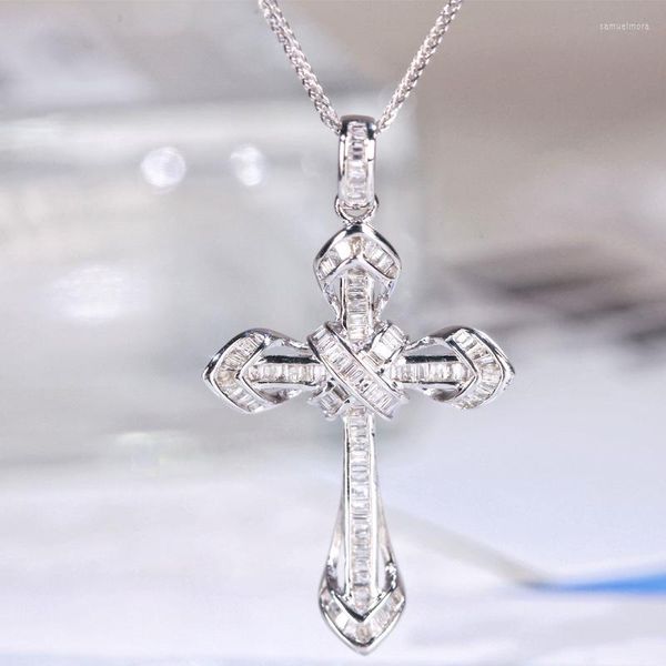 Catene Design originale Collana con pendente a croce in cristallo intarsiato in argento Elegante gioielli da donna in stile religioso di lusso leggero