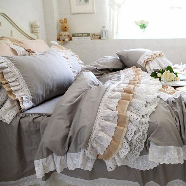 Bedding Sets Top Luxury Bolo Camadas Definir Ruffle Duvet Capa de renda Salia Bordado Bordado Europeu Têxtil Elegante Venda de travesseiros