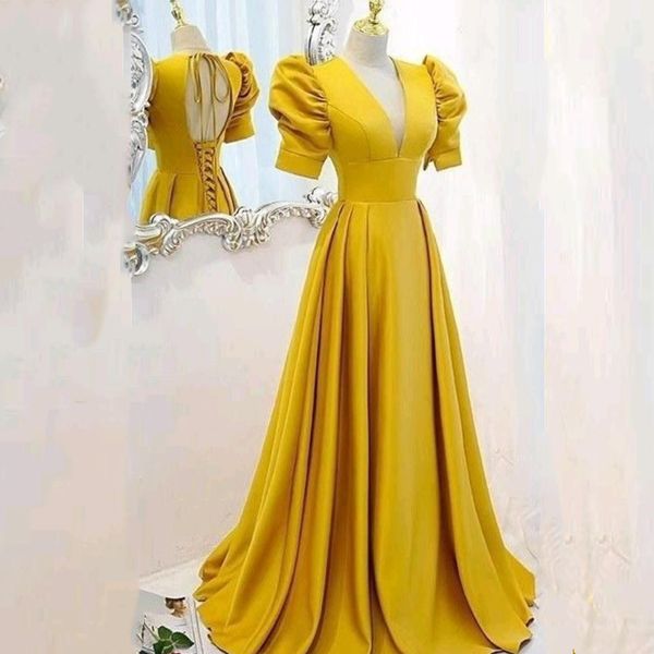Schicke gelbe A-Linie-Abschlussballkleider, V-Ausschnitt, offener Rücken, Schnürung, formelle Abendkleider in Übergröße, kurze Ärmel, schlichtes Satin-Damenkleid für besondere Anlässe