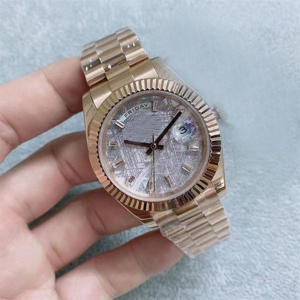 Erkekler 41mm U1 Kristal Küpler İzleyin Otomatik Hareket Çift Tarih Gri Dial Gold 316 Paslanmaz Bant2800