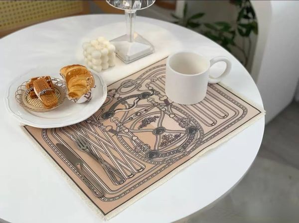 Sinalização clássica placemat pads sinalização Novo design de linho de linho de linho tassel tassel manch 9 padrão para jantar casa hotel cafe decoração de mesa e presentes