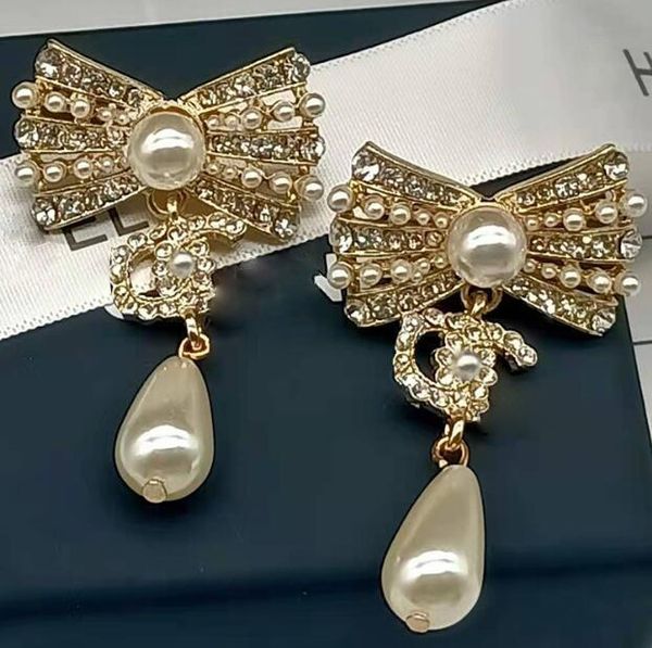 Orecchini per lettere canali di stallone stalloni donne Fashion Simple Designer Rhinestone Pendant Ear Charm Street Party Gioielli Lucky Gold K Color Ouring Silver Ago