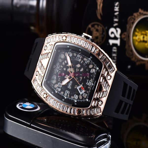 2021 Skull Sport Watch Watch Diamond Men Women Quartz Watch The Fashion Watch Dial инкрустированные бурильные мужские часы 3A261Y