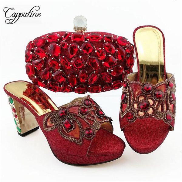 Kleidungsschuhe Caputine Red Color Slipper und Bag Sets für Frauen Est Italienisch mit passenden Taschen Hochzeitsfeier auf Lagerbestand