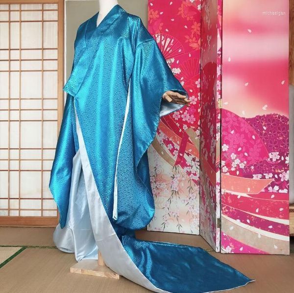 Ropa étnica Japonés Hecho a medida Kimono Ropa exterior Traje de cola Hermosa mujer Vestido Rendimiento Azul Amarillo