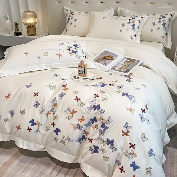 Set di biancheria da letto Set di lusso in cotone egiziano Farfalla Ricamo Copripiumino Lenzuolo con angoli Federe