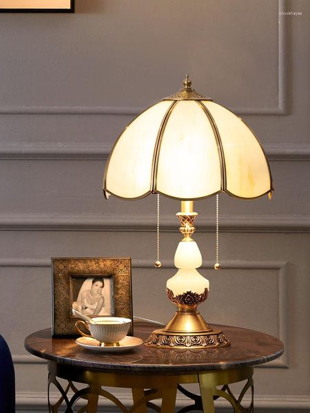 Lâmpadas de mesa Retro American Style Copper Brass Jade Villa Lâmpada de cabeceira para decoração de quarto Sala de casamento Nightstands