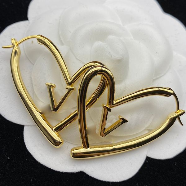 Mode Goldene Ohrringe Damen Herz Ohrring Buchstaben V Luxus Designer Ohrstecker Perlen Ohrring Ring Schmuck Zubehör 2302116BF
