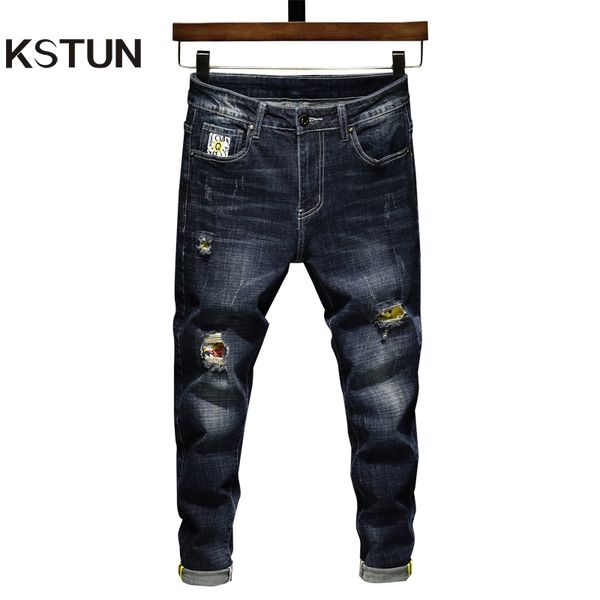 Jeans masculinos Hip Hop Men Elasticity Blue escuro rasgado para meninos Slim Fit Fashion Streetwear calças Destruído Man Patch Roupos 230211