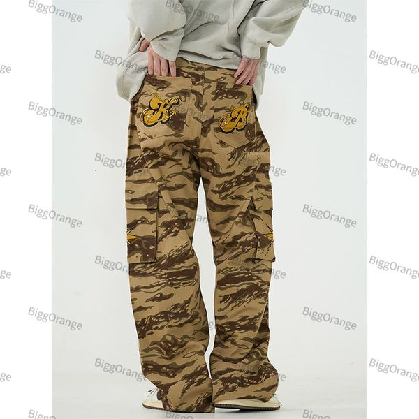 Calças de calças masculinas estilos de rua High Street Hip-hop Macacão de camuflagem para homens e mulheres com calças casuais casuais casuais 230211