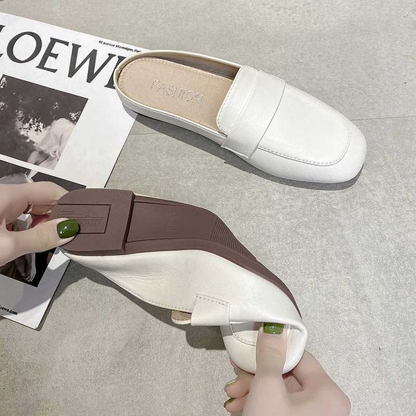 Terlik Yumuşak taban Beyaz Katırlar Kadınlar için Kapalı Ayak Ayak Ayak Sonbahar Düz Ayakkabılar Moda Bayanlar Slaytlar Flip Flips Zapatillas Mujer G230210
