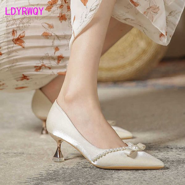 Sandalen High Heels Frauen 2022 neue Sommer Perle niedrigen Absatz einzelne Schuhe Französisch Hochzeit Schuhe große Schuhe G230211