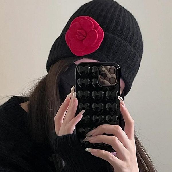 Berretti Beanie/Skull Caps Cappelli da donna In inverno 2023 Rose Black Beanie Double Warm Knitted Bonnet Femme Protezione antivento per le orecchie Ragazze