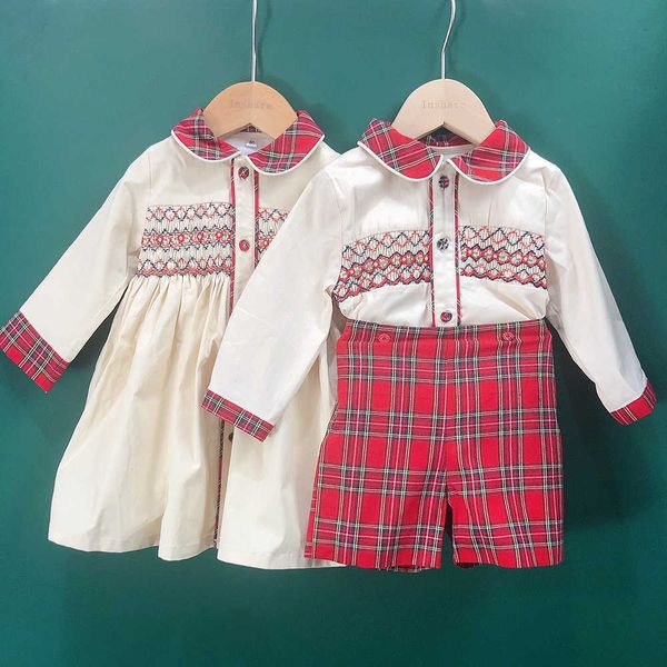 Set Abbigliamento natalizio per bambini Ragazzi e ragazze Completo smock fatto a mano e abito per fratelli Abiti da vacanza a maniche lunghe in cotone scozzese rosso