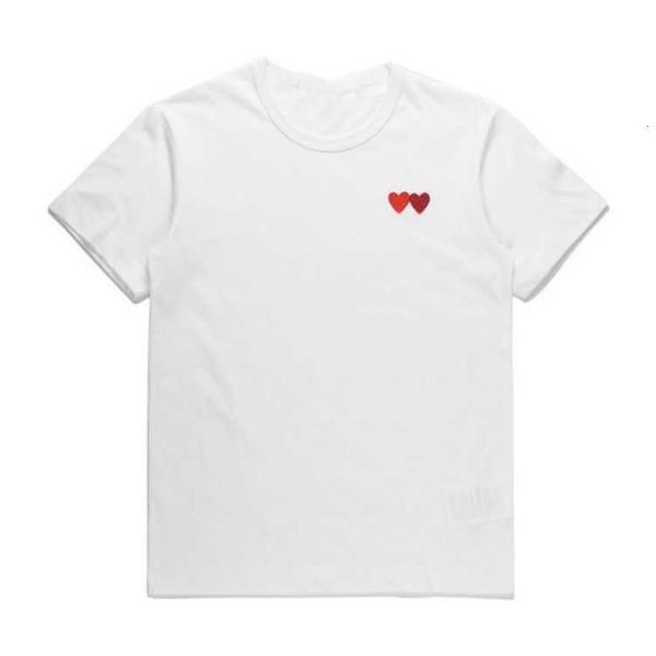 Play Mens T Shirt Designer Bordado Red Heart Commes Casual Feminino Badge Quanlity Algodão Manga Curta Verão Preço Surpresa