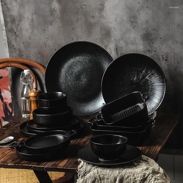 Piatti Set di stoviglie in ceramica con smalto nero opaco semplice Stoviglie per feste in porcellana Piatto di sushi Tazza da caffè Ciotola di riso Teglia per forno