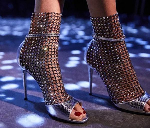 2023 Gladiadores Mulheres finas altas saltos de malha de casamento bombas de noiva da moda celebridade celebridade sandálias de tapete vermelho sapatos
