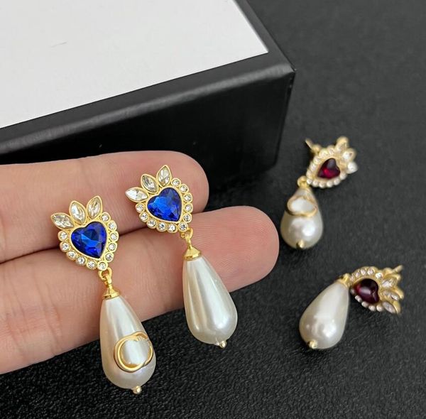 Stilista di moda Orecchini pendenti lunghi con lampadario a forma di perla Orecchini a forma di cuore con corona di diamanti Orecchini a goccia con scatola