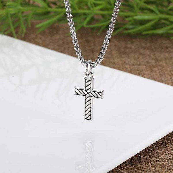 Cross Cheap Necklace Store 90 % Designer-Rabatt auf den Großhandel, Mode-Anhänger, Achat-Linie, Luxus-Retro-Zirkon, Herren-Geburtstagsgeschenk-Halsketten 59LG