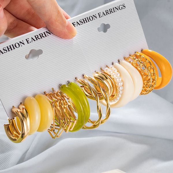 Set di orecchini pendenti in acrilico colorato bohémien per le donne Set di orecchini con perle e perle di tendenza