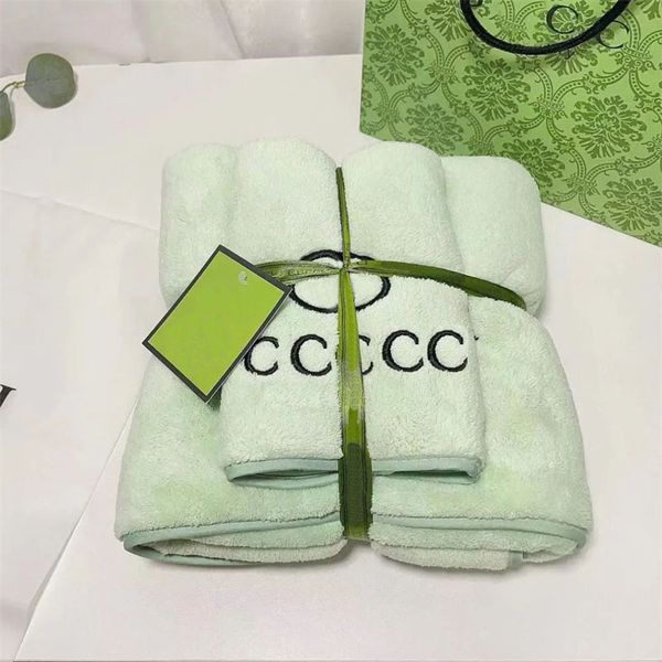 Asciugamano da bagno unisex di design in cotone Set di due pezzi di moda asciugamani Asciugamani per il viso assorbenti di lusso Uomo Donna Panni per lavare in velluto corallo