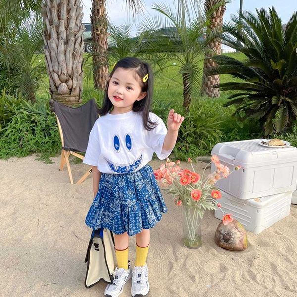 Nova moda bebê meninas camiseta branca e saias florais peças roupas casuais de verão para crianças conjuntos de roupas para crianças pequenas
