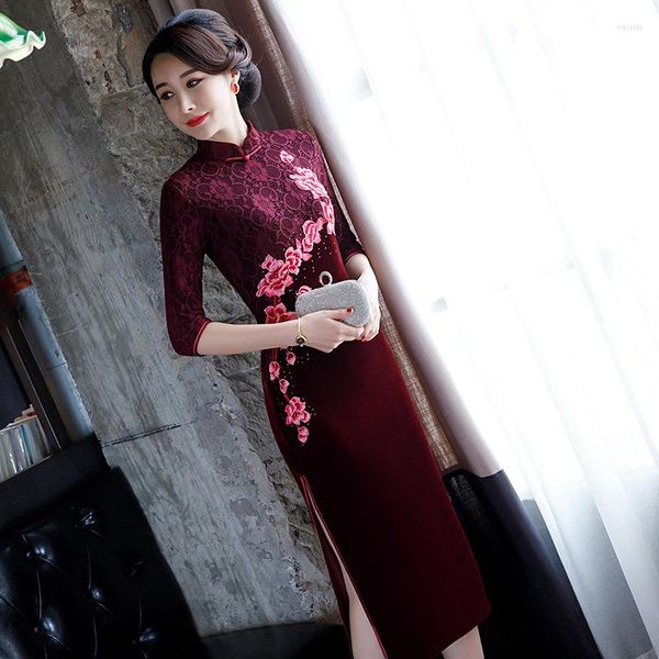 Ethnische Kleidung Goldsamt Siebenärmeliges besticktes Cheongsam-Kleid Bankett High-End Chinesisch Traditionell für Frauen