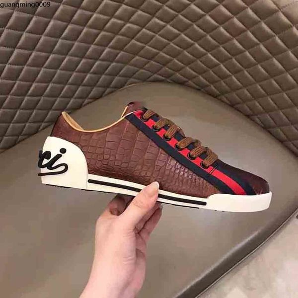 Designer de impressão retro de Luxury Men Shoes Mesh Shop-On Running Shoes Ladies Moda Modada MJAAA00CGC00001