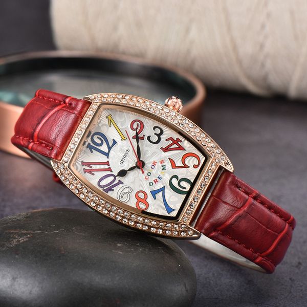 Relógios de pulso para mulheres 2023 New Womens Womens assiste três agulhas Quartz assistir Top Luxury Brand Leather Belt Lady Fashion Watch FM Top Quality