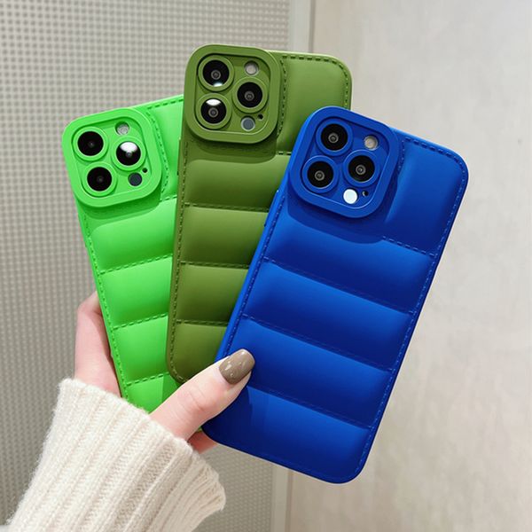 Luxury Down Jacket Candy Candy Color Case para iPhone 14 13 12 11 Pro Max X Xr XS Max 7 8 Plus Soft Silicone Camera Protection Cover