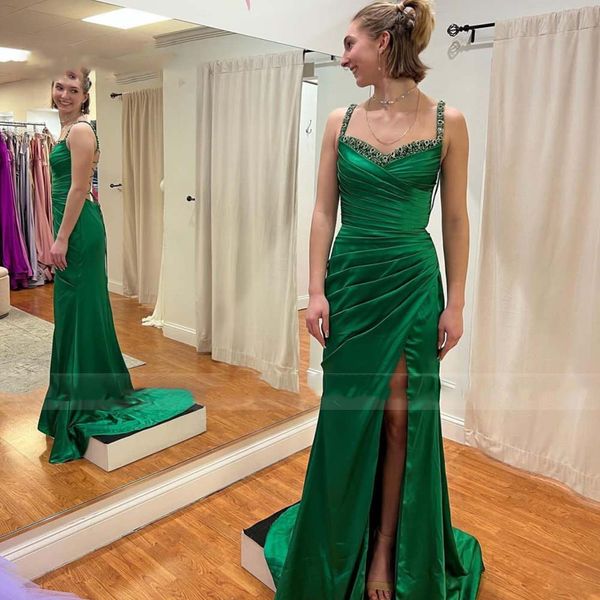 Abiti da ballo a sirena in raso verde opaco 2023 Abiti da sera lunghi ed eleganti Abiti da festa senza spalline con spacco sul retro Abiti da cerimonia da donna