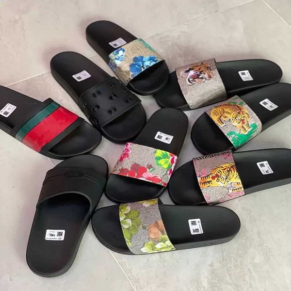 Designer Slides de borracha Slippers Itália Mulheres homens sandálias Praia deslize em sapatos de plataforma floral vintage planos chinelos listrados duplo g scuffs mules 35-45