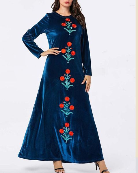 Abbigliamento etnico 2023 Abaya musulmano Abiti in velluto Fiori ricamati Moda Abito lungo da sera a maniche lunghe taglie forti da donna