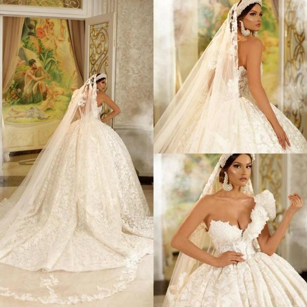 Hochzeitskleid Dubai Ballkleid Kleider mit Schleier One Shoulder Spitzenapplikationen ärmellose Brautkleider Puffy Sweep Train