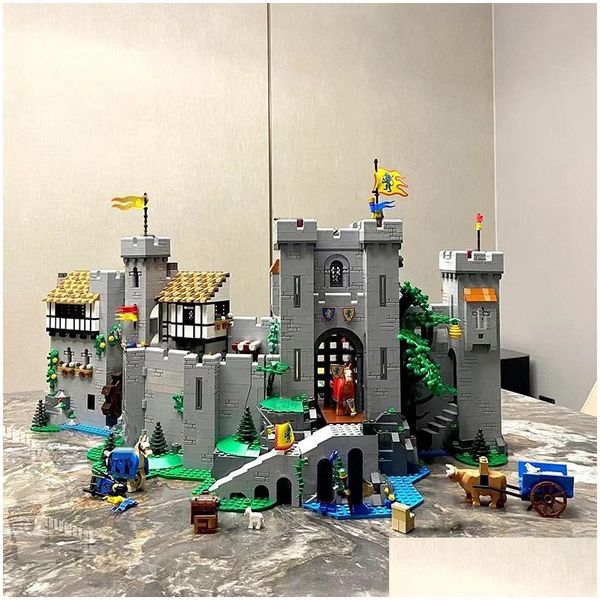 Blocchi Modello di blocco creativo Lion Kings Castle 4514 pezzi Mattoni da costruzione assemblaggio giocattoli per bambini set regalo di Natale compatibile con 10305 Dr Dhwro