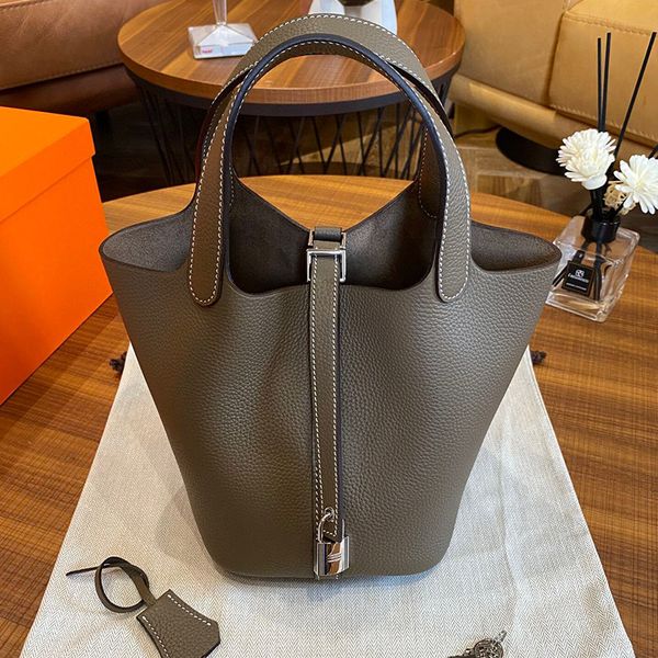 Женская сумка оптовая дизайнерская дизайнер полунаправочной мягкой кожаной корзины сумка для корзины маленькая сумочка с большой сумкой для рук с большой емкостью