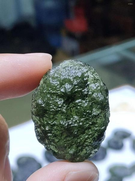 Dekorative Figuren, 10–13 g, grüner Moldavit, tschechischer Meteorit, Einschlagglas, natürlicher Rohstein, Kristallenergie, 1 Stück