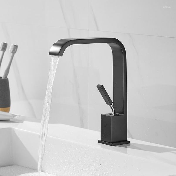 Rubinetti per lavabo da bagno Rubinetto per lavabo Materiale in ottone Miscelatore per acqua fredda e fredda Rubinetto per cascata Lavaggio per WC montato sul ponte