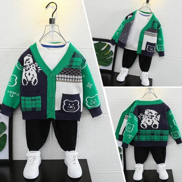 B126 Kinder Designerkleidung Plaid Tasche Bär Strickjacke Baby Junge Mädchen Pullover grün V-Ausschnitt Strickwaren Pullover Kinder Mantel