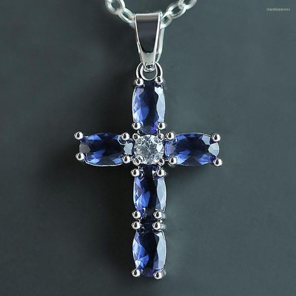 Colares pendentes Loredana Crucifix de zircifixo de alto grau de alta qualidade e pura de alta qualidade para mulheres.Enchendo nosso eterno