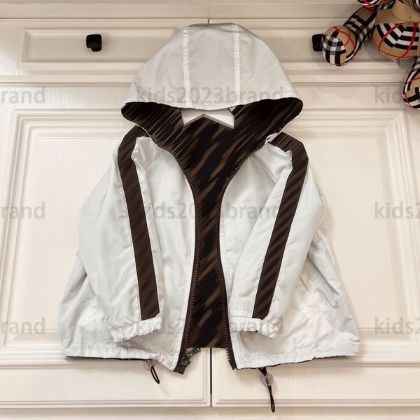 2023ss bianco bambini designer giacche con cappuccio protezione solare ragazzi outwear bambini di fascia alta cappotti su misura con pannelli in tessuto trench giacche a vento