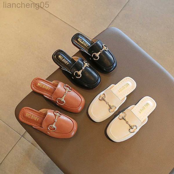 Terlik kızının terlikleri şık metal zincir pu deri slip-on yaz çocuk kaydırıcıları kapak toe 26-36 dört renk lüks kız sandalet w0217