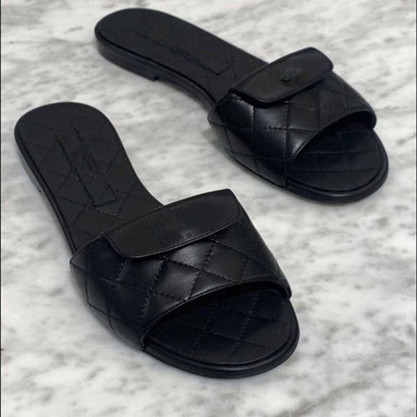 Luxus-Hausschuhe für Damen mit Drehverschluss, gesteppt, goldene Schnalle, Pantoletten, flache Sandale, Schiebeklappe, Leder-Flip-Flops, flache Mules, lässige Hausschuhe für den Innenbereich, Strandschuhe