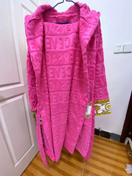 Casa banho robenightgown inverno quente unisex pijamas de algodão das mulheres dos homens roupão sleepwear longo robe designer carta impressão casais sleeprobe bw